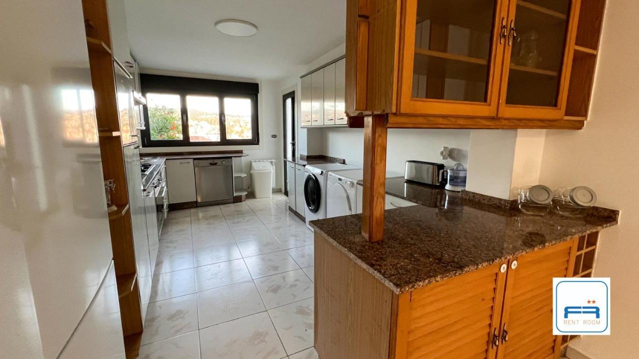 Вилла Amplia Casa De 9 Hab, Cabral. Виго Экстерьер фото